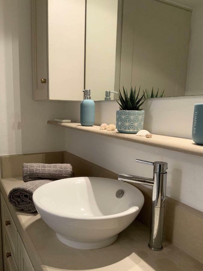 Aqua Blue, Only 100 Meters From The Beach Of Gialiskari Ioulis Eksteriør bilde